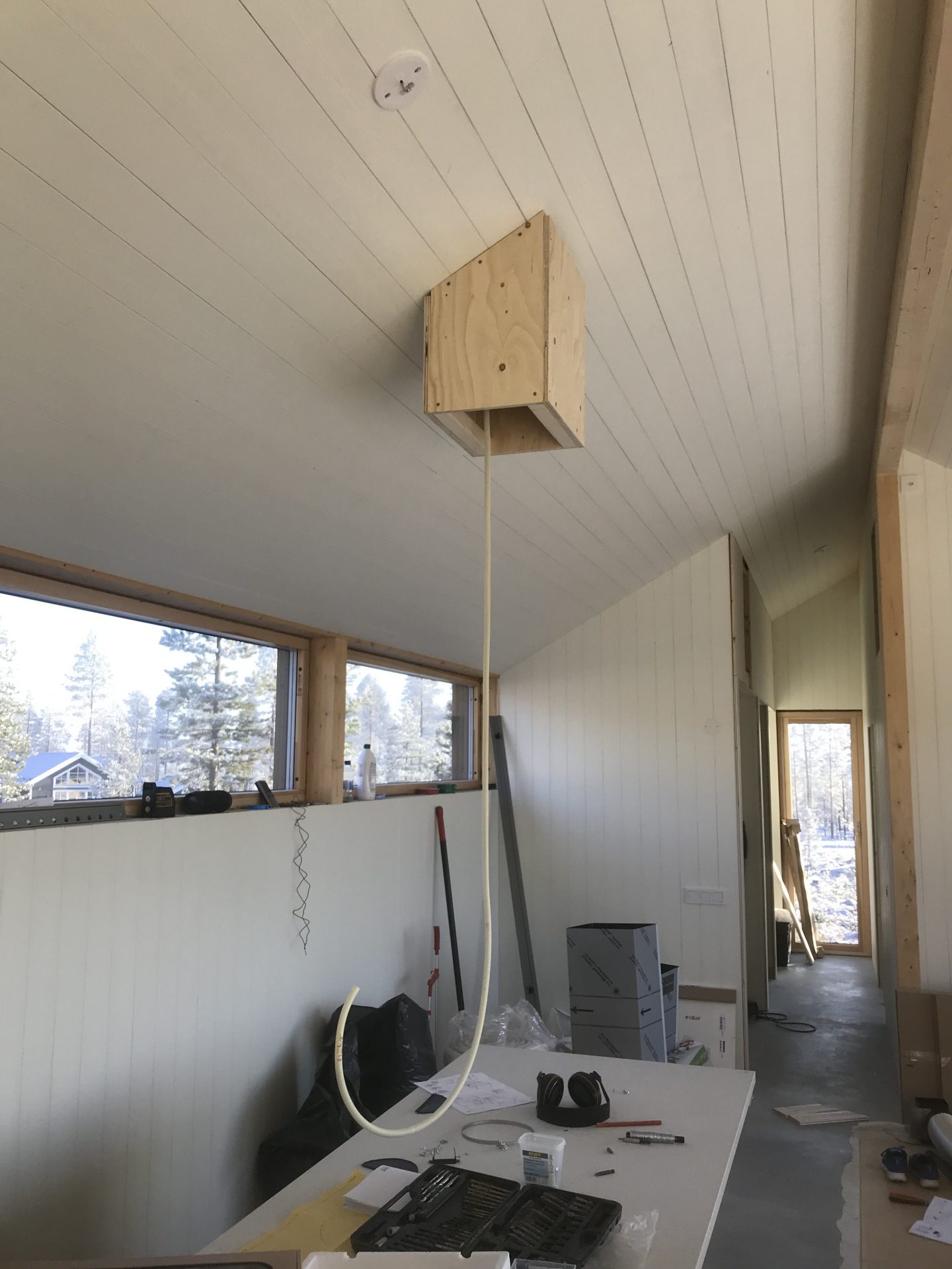 Montering av köksfläkt i snedtak - HIMMELFJALL.NU